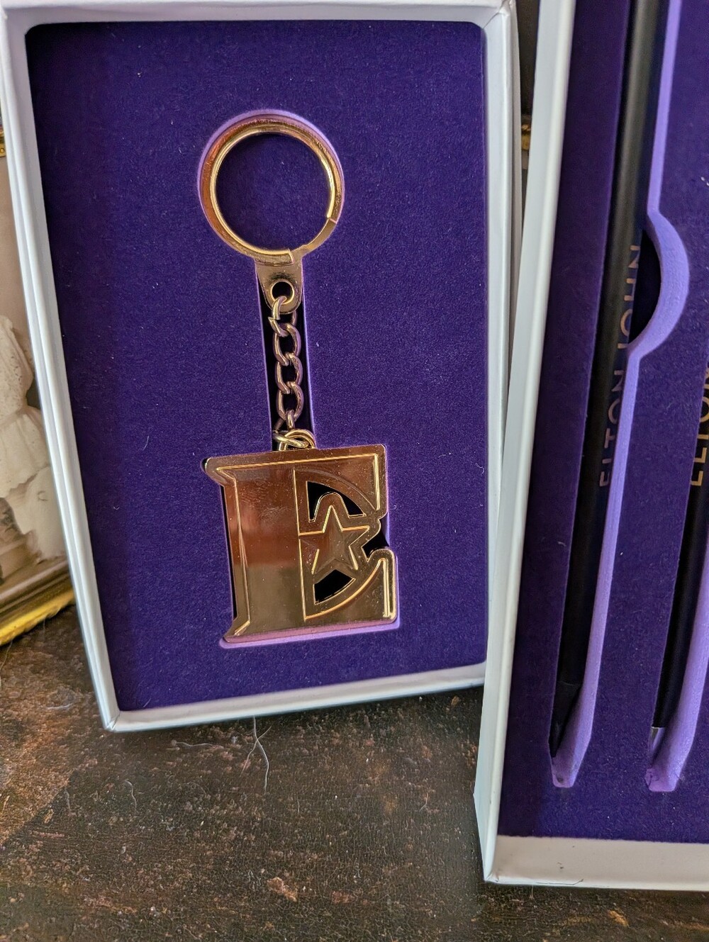 Elton John 4+ Piece Limited Edition Gift Set - Picture 3 of 7
